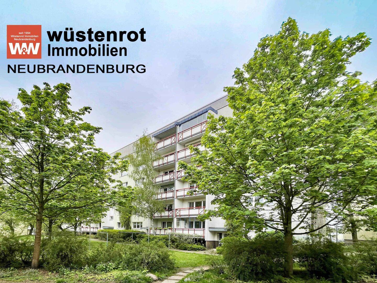 MODERNISIERTE ZWEI-RAUM-WOHNUNG IN NB-SÜD MIT KELLERRAUM IN SCHÖNER RANDLAGE, 17033 Neubrandenburg