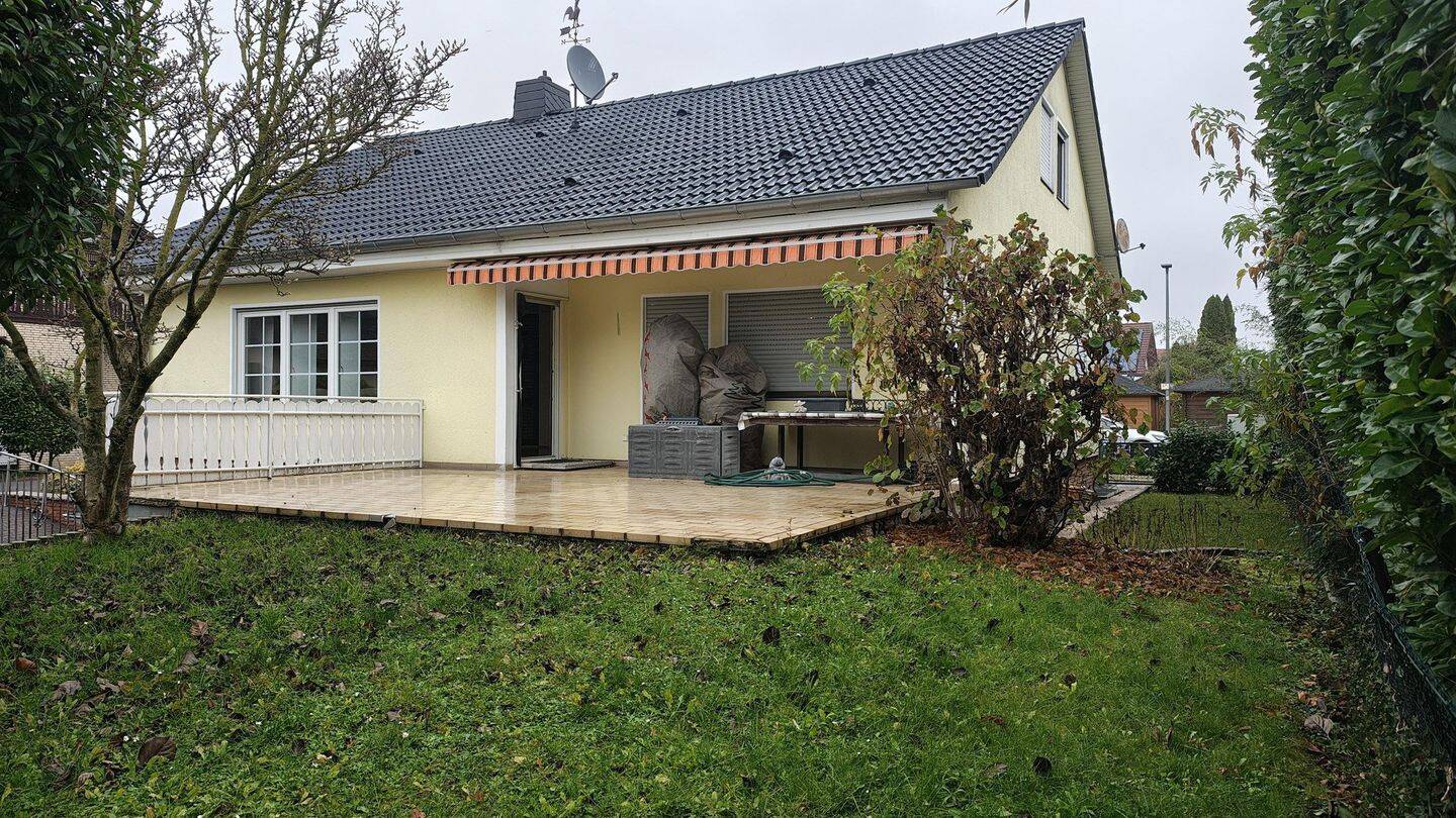 Freistehendes Einfamilienhaus mit Garage und Garten – sofort bezugsfrei in Trebur-Geinsheim, 65468 Trebur