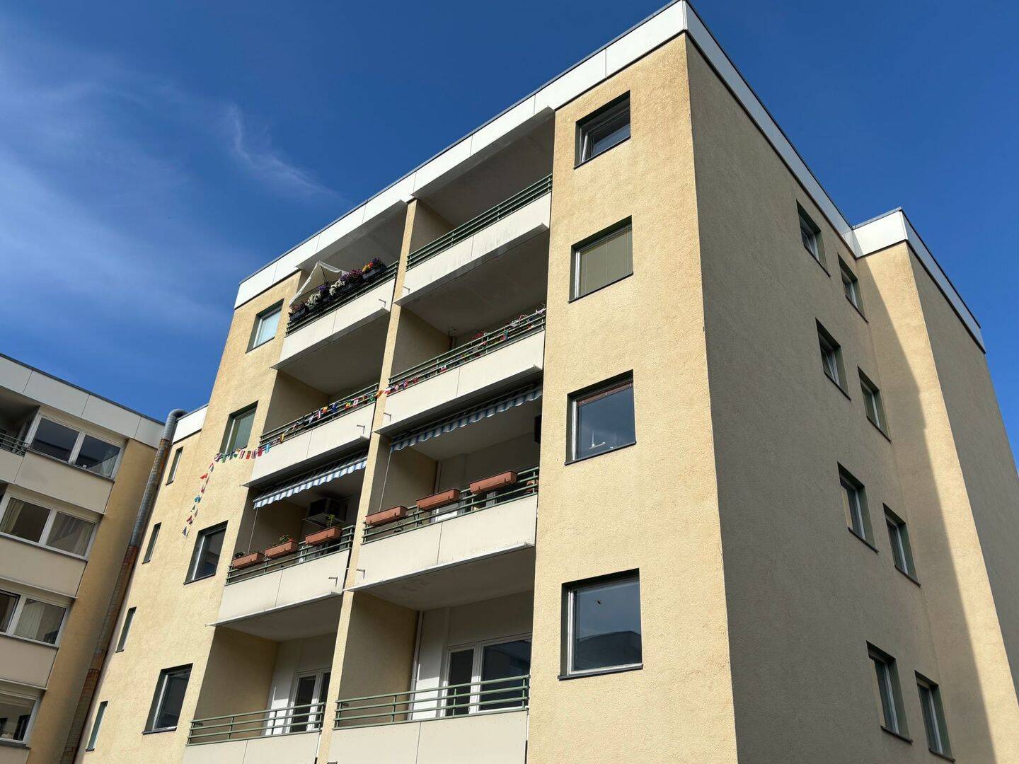 Vermietete 2-Zimmer-Wohnung mit Pkw-Stellplatz in Top-Lage Berlin-Westend, 14052 Berlin (Charlottenburg-Wilmersdorf Spandau Westend)
