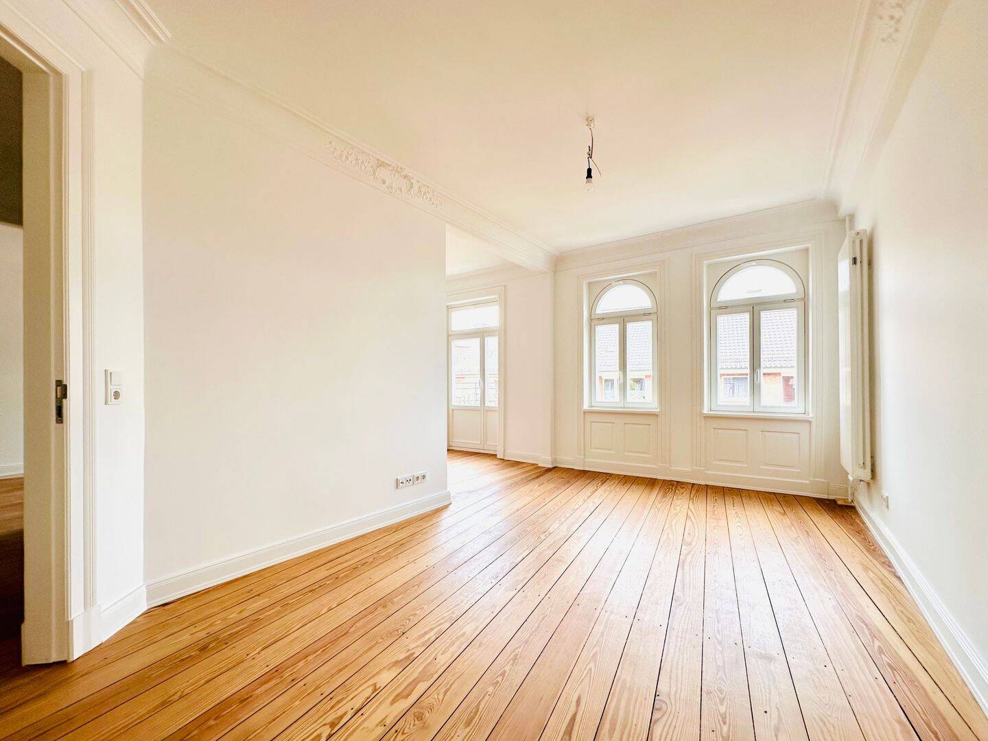 Altbau trifft Moderne – Stilvoll sanierte 2-Zimmer-Altbauwohnung im 3. Obergeschoss, 20535 Hamburg (Mitte Borgfelde Hamm)