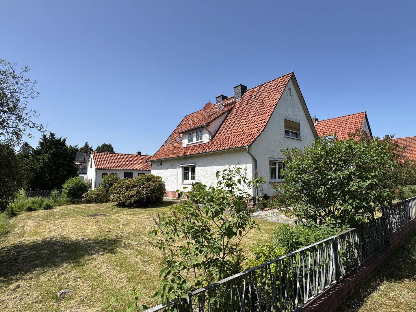 Charmantes Einfamilienhaus mit Einliegerwohnung und teilbarem Grundstück, 29308 Winsen (Aller)