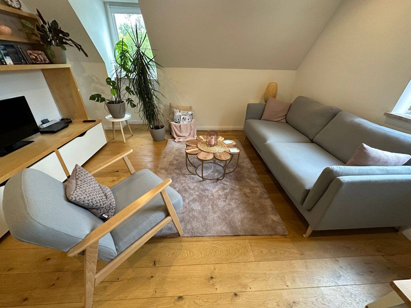 Möblierte 2 Zimmer Wohnung in Gräfelfing ruhig direkt am Fluss, 82166 Gräfelfing