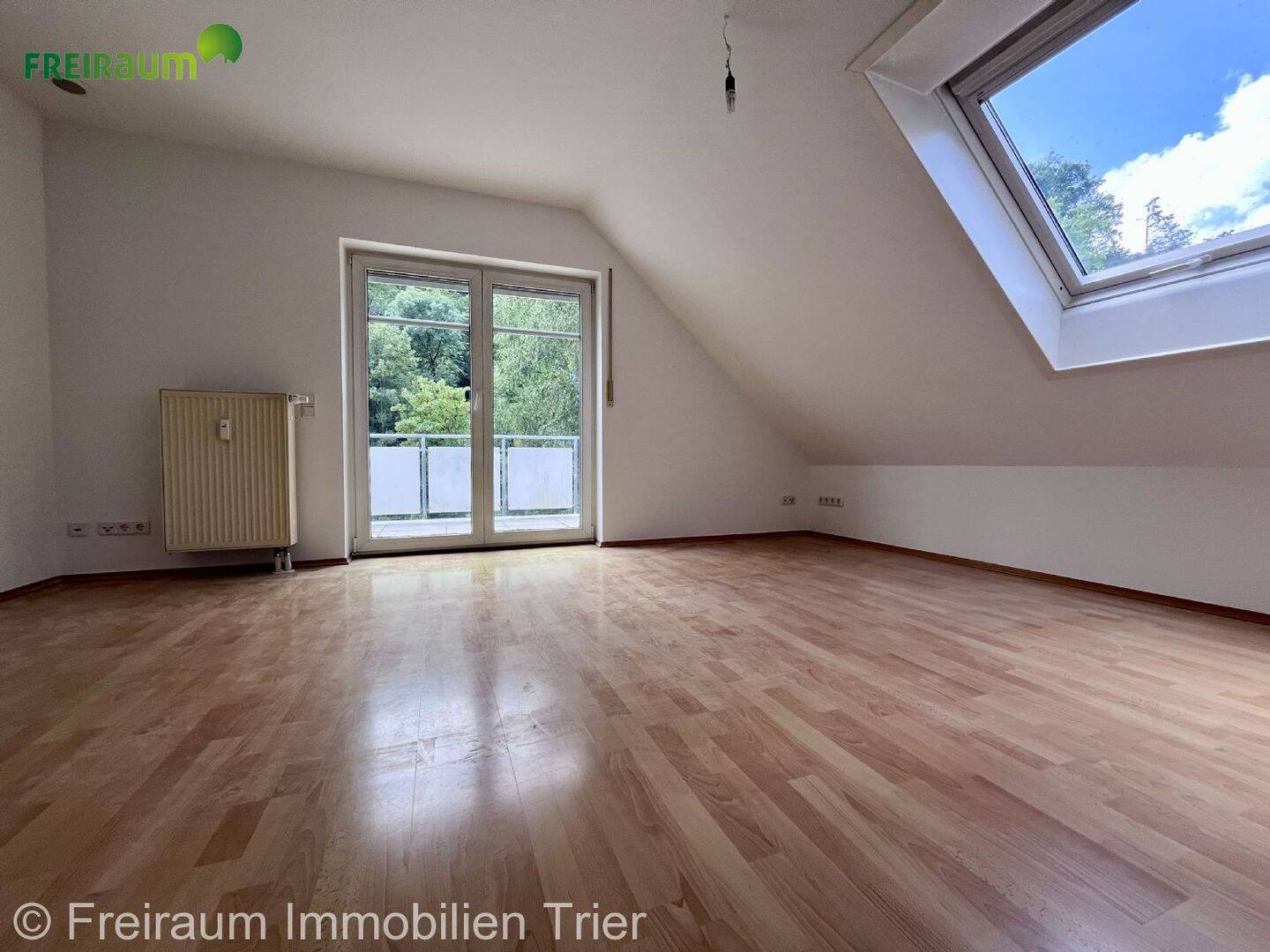 TR.-Euren: Renovierte und gemütliche 3ZKB DG Wohnung mit Balkon., 54294 Trier