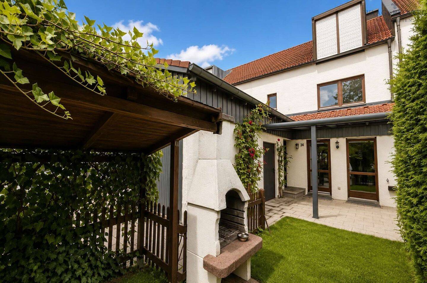 Einziehen und wohlfühlen – Gepflegtes Reihenmittelhaus mit Garage!, 85386 Eching