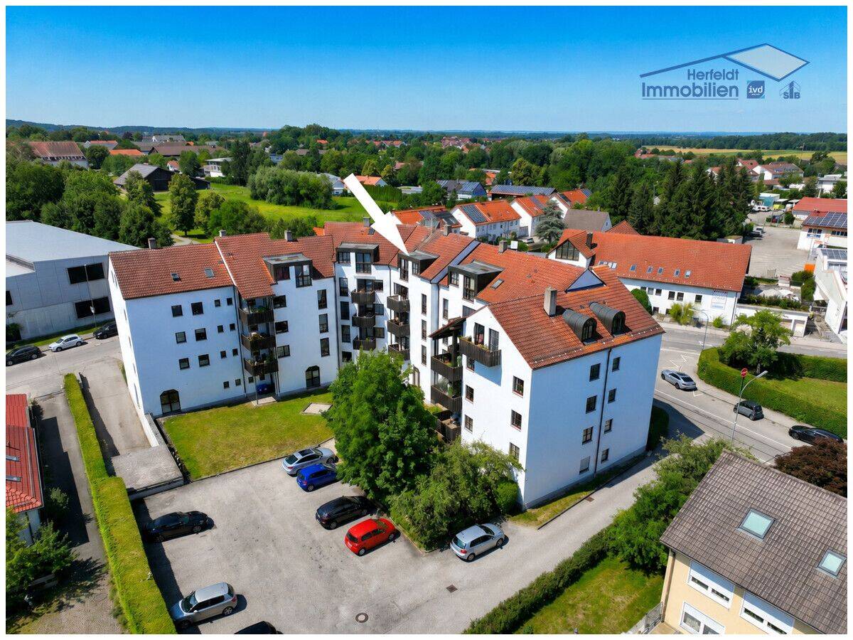 Bezugsfrei! Stilvoll geräumige 2-Zimmer-Dachgeschosswohnung mit herrlichem Alpenfernblick und Aufzug, 86899 Landsberg am Lech
