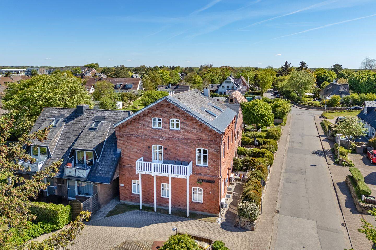Stilvolle Loftwohnung mit zwei Ferienwohnungen in schöner Lage in Alt-Westerland, 25980 Sylt