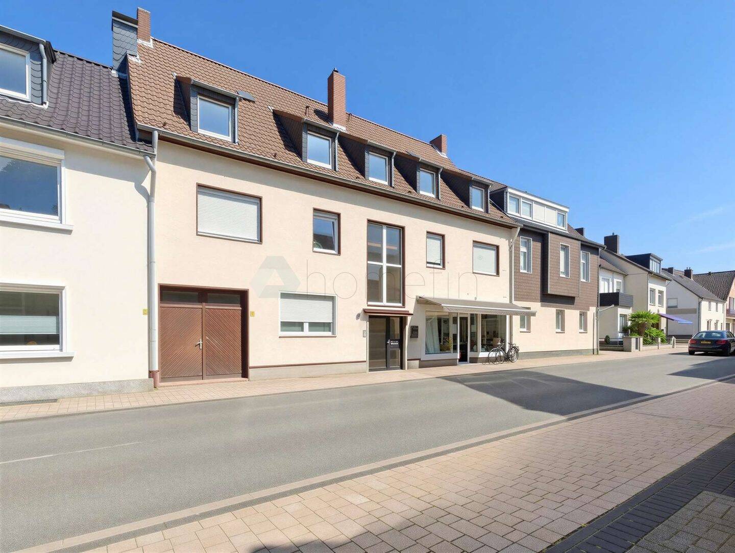 Voll vermietetes Mehrfamilienhaus mit 6 Einheiten und genehmigter Ausbaureserve in Monheim am Rhein, 40789 Monheim am Rhein