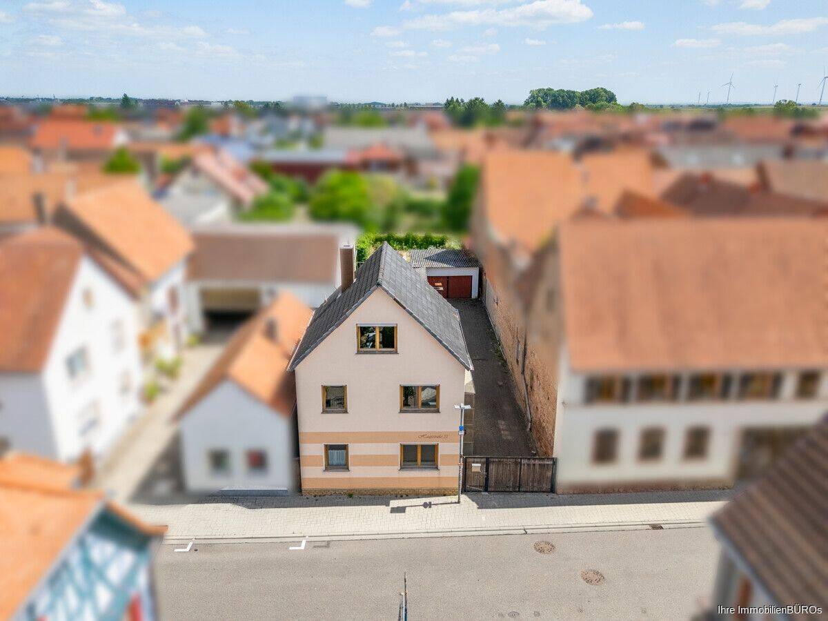 Großzügiges Wohnhaus in Hofbauweise mit Innenhof, Garagen und Garten und viel Potential, 76877 Offenbach an der Queich