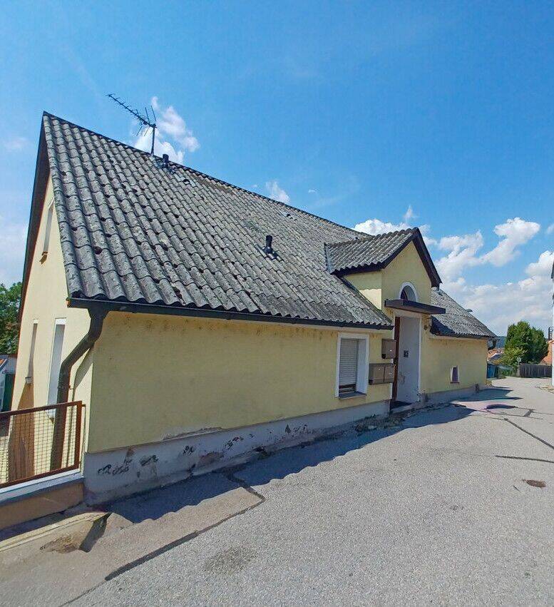 Mehrfamilienhaus mit vier Wohneinheiten, 93128 Regenstauf