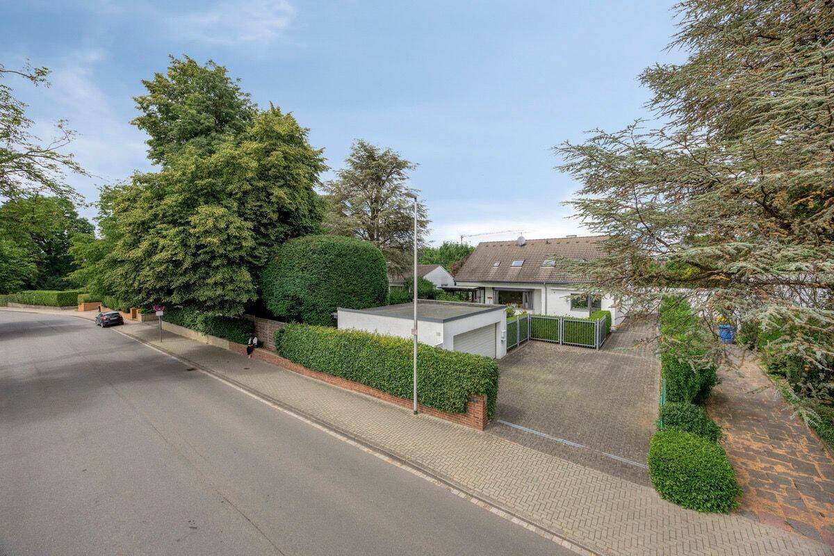 Jülich-Stadt am Trommelwäldchen | Repräsentatives Familiendomizil mit Büropotential in Bestlage, 52428 Jülich