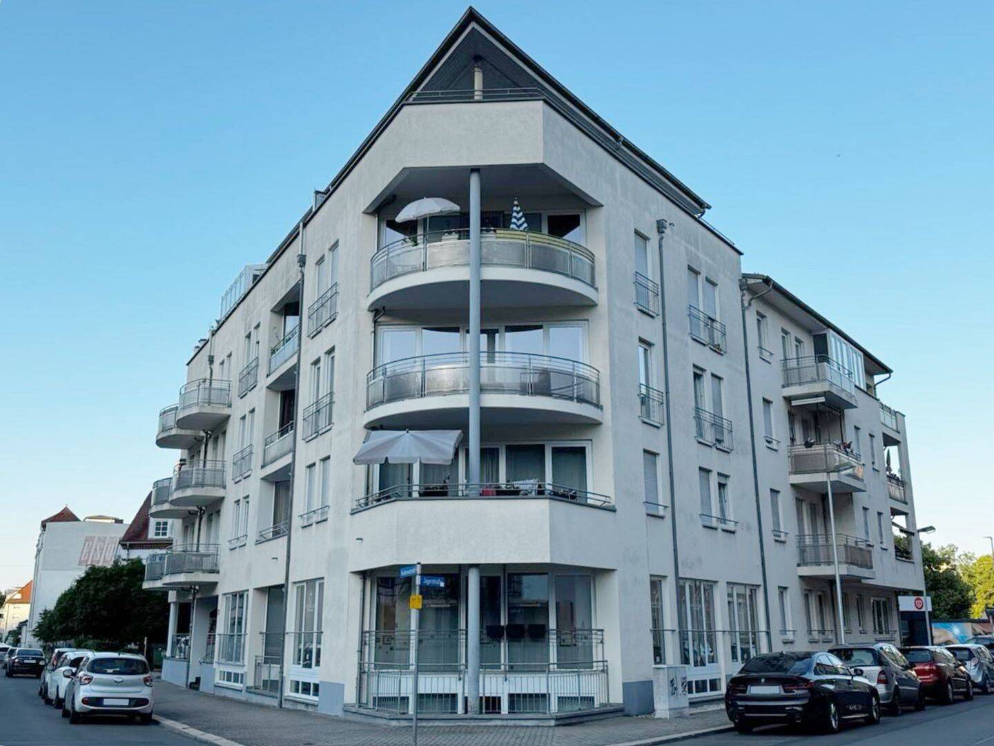 TOP-WOHNUNG/TOP-LAGE am Stadtwald-Nähe Klinikum! “Schick & Modern” mit herrlichem Ausblick vom großen Balkon, Aufzug & PKW-Stellplatz (optional)!, 7548 Gera