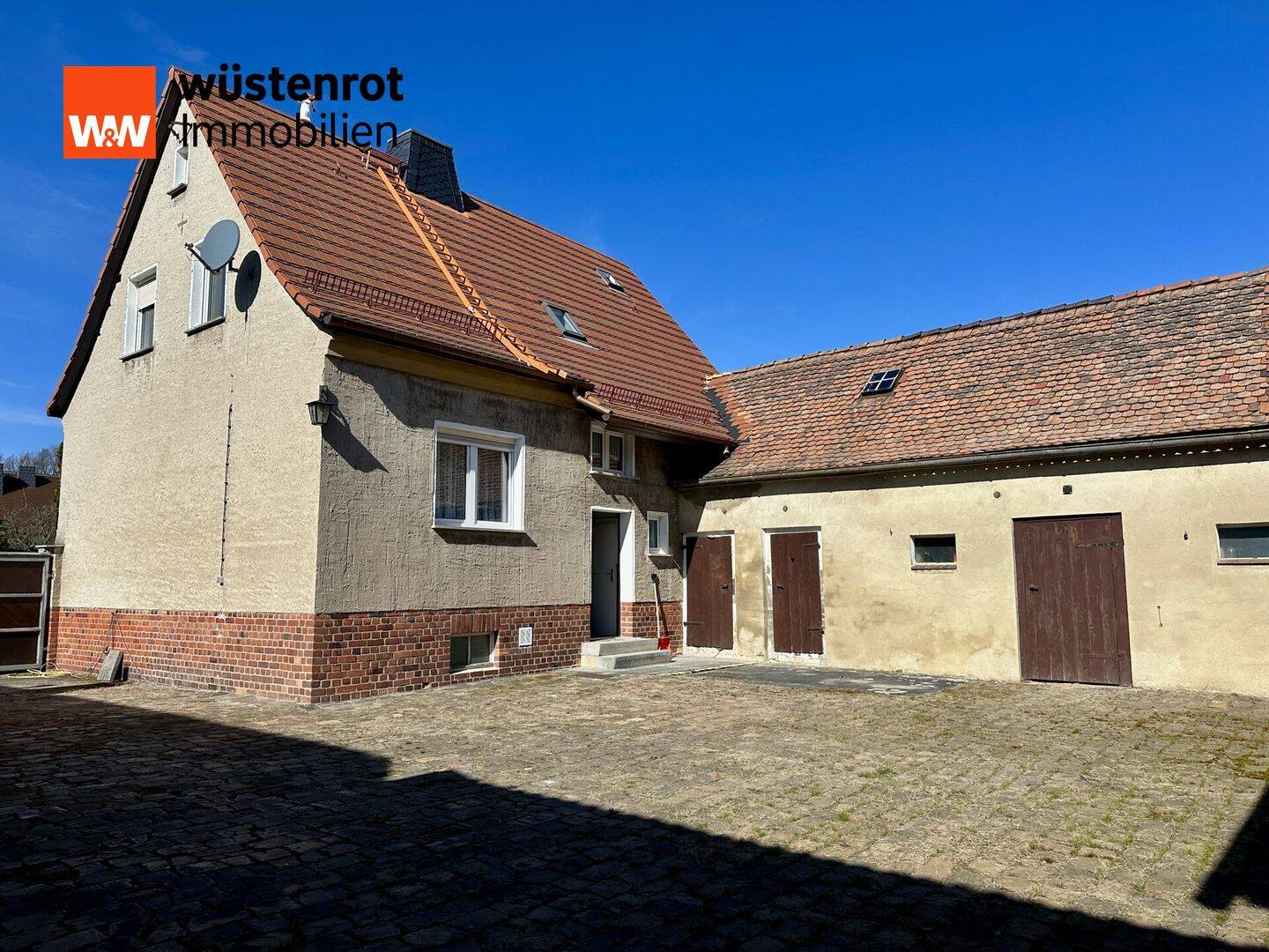 Einfamilienhaus mit großem Grundstück und zusätzlichem Baulandpotenzial, 2977 Hoyerswerda