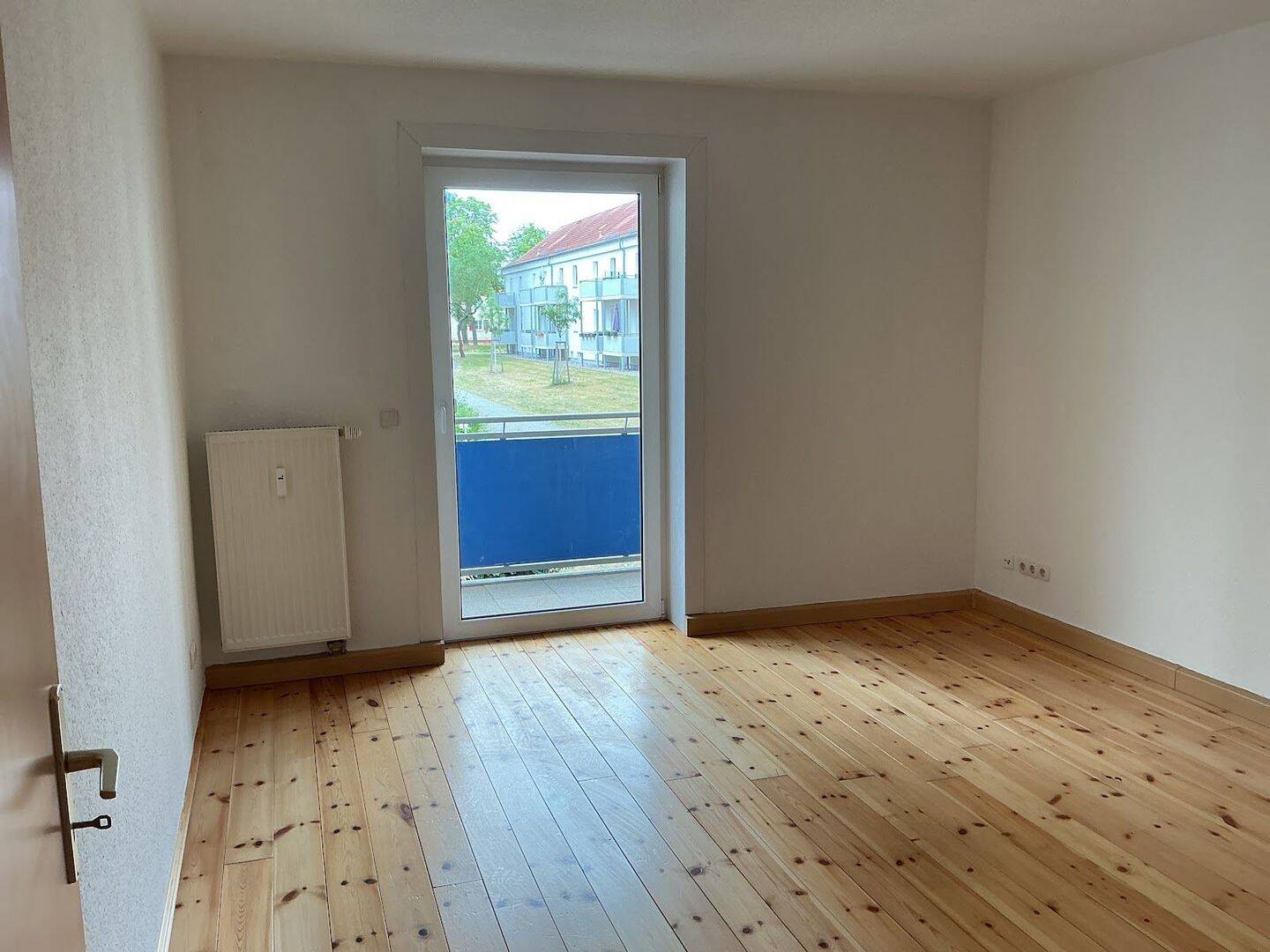 Kaffee, Couch, Komfort – 2 Raum Wohnung mit Balkon sucht dich!, 14772 Brandenburg an der Havel (Altstadt Görden Hohenstücken Nord)