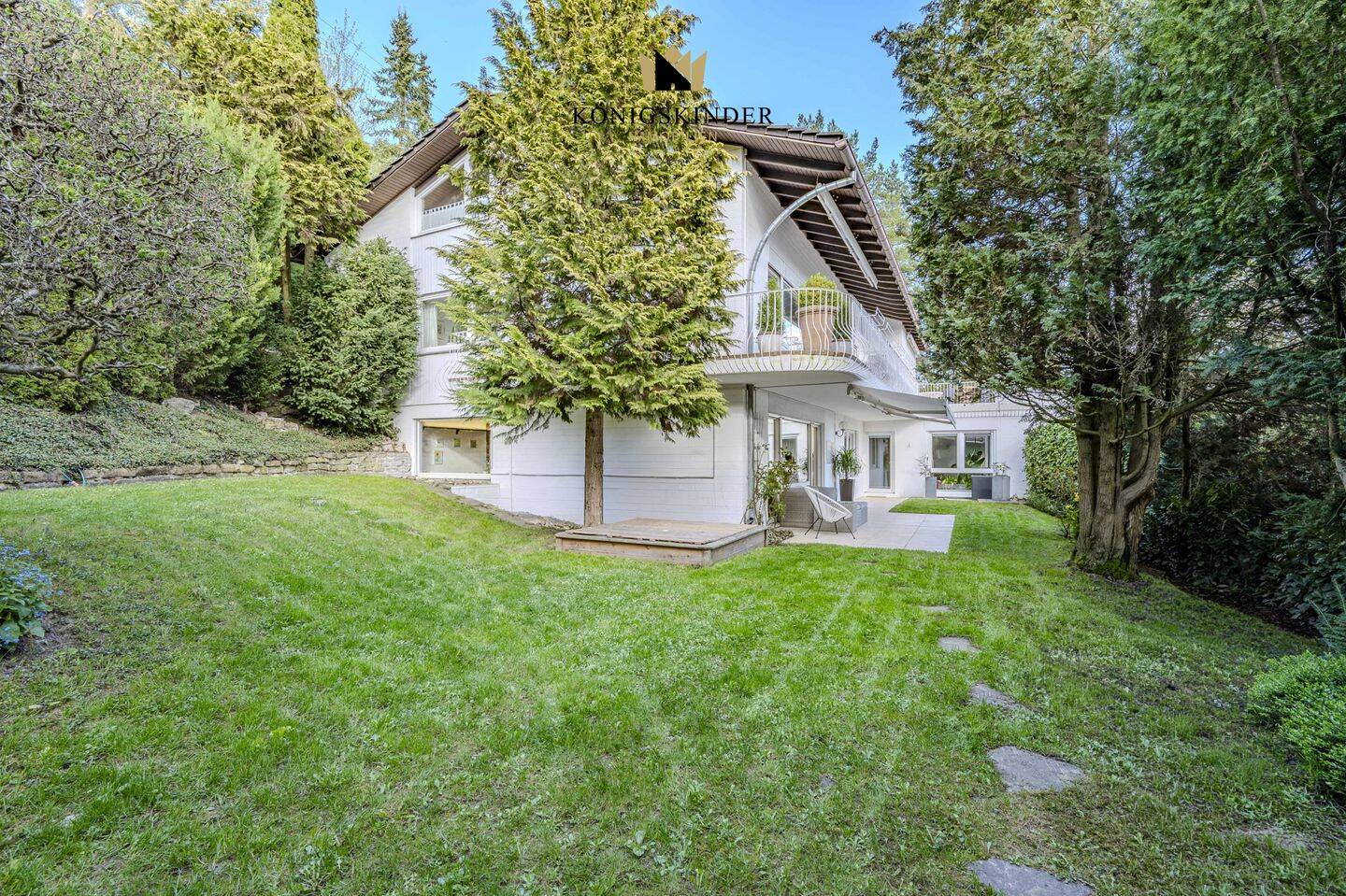 Großzügige, im Sommer kühle 5,5 Zimmer-Wohnung in Aidlingen-Deufringen in sehr ruhiger Hanglage., 71134 Aidlingen