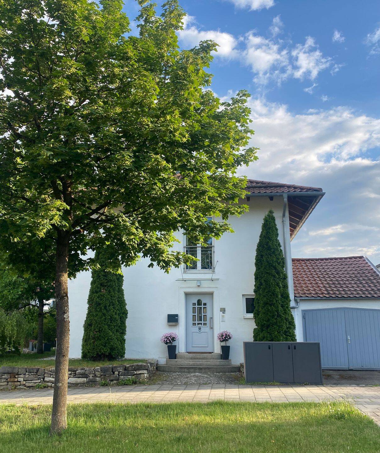 Lichtdurchflutete luxuriöse Gartenwohnung, 82166 Gräfelfing