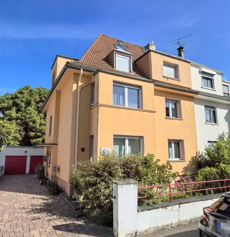 SB-Rodenhof: 2-FH mit Kostmetikinstitut (vermietet) und zwei Garagen, 66113 Saarbrücken