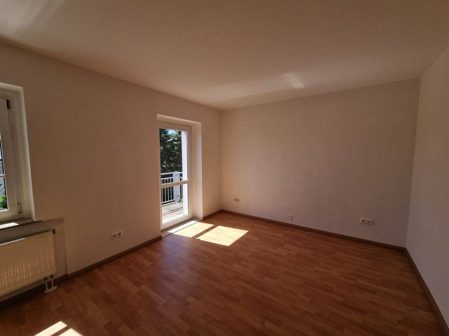 Zauberhafte 3-Raum WE mit Blick in den grünen Garten, 9405 Zschopau