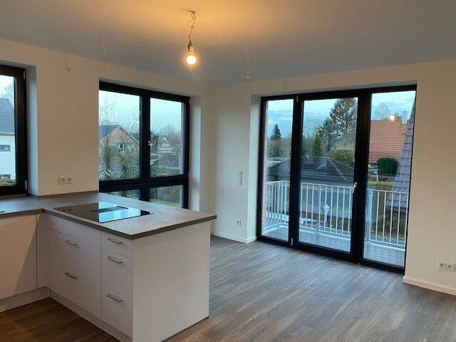 Schöne Maisonette-Wohnung im Ober- und Dachgeschoss mit zwei Bädern und zwei Süd-Balkonen – Musterbilder, 22547 Hamburg (Altona Bahrenfeld Eidelstedt Lurup)