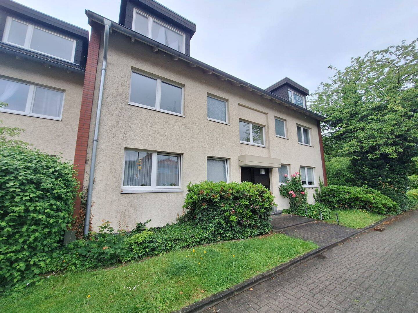 Schöne 2 Zimmer Dachgeschoss Wohnung, ruhig gelegen, 49078 Osnabrück (Hellern Weststadt)