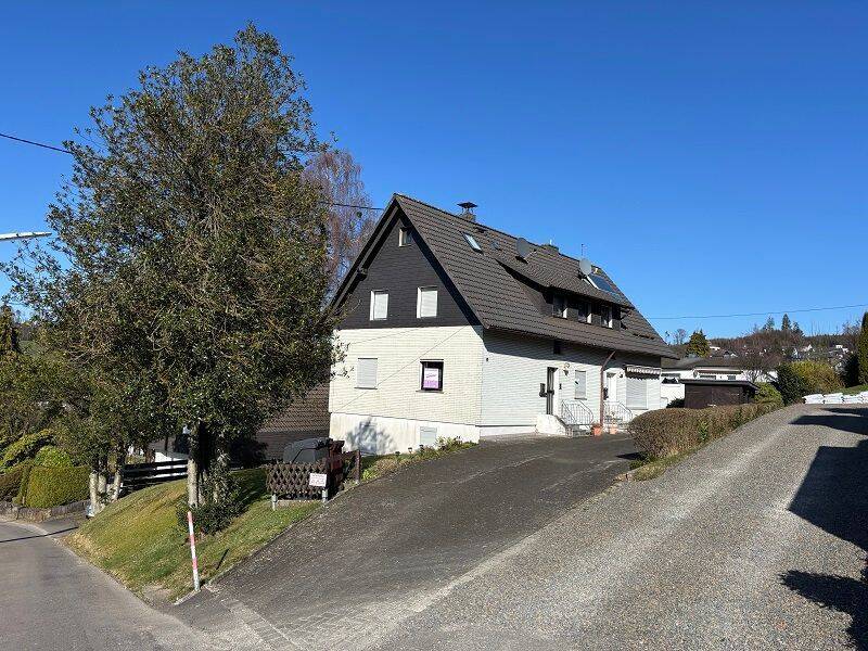 Idyllisch gelegenes Zweifamilienhaus im begehrten Gummersbach-Hülsenbusch, 51647 Gummersbach