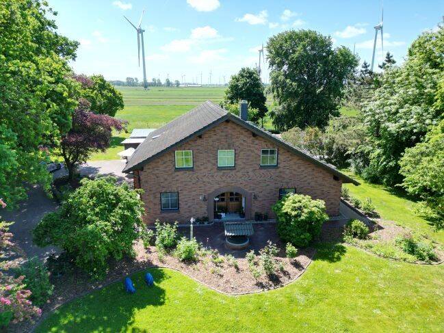 Verkauf eines individuellen Landhauses in Alleinlage zwischen St. Michaelisdonn und Barlt in Nordseenähe, Kreis Dithmarschen, 25719 Barlt