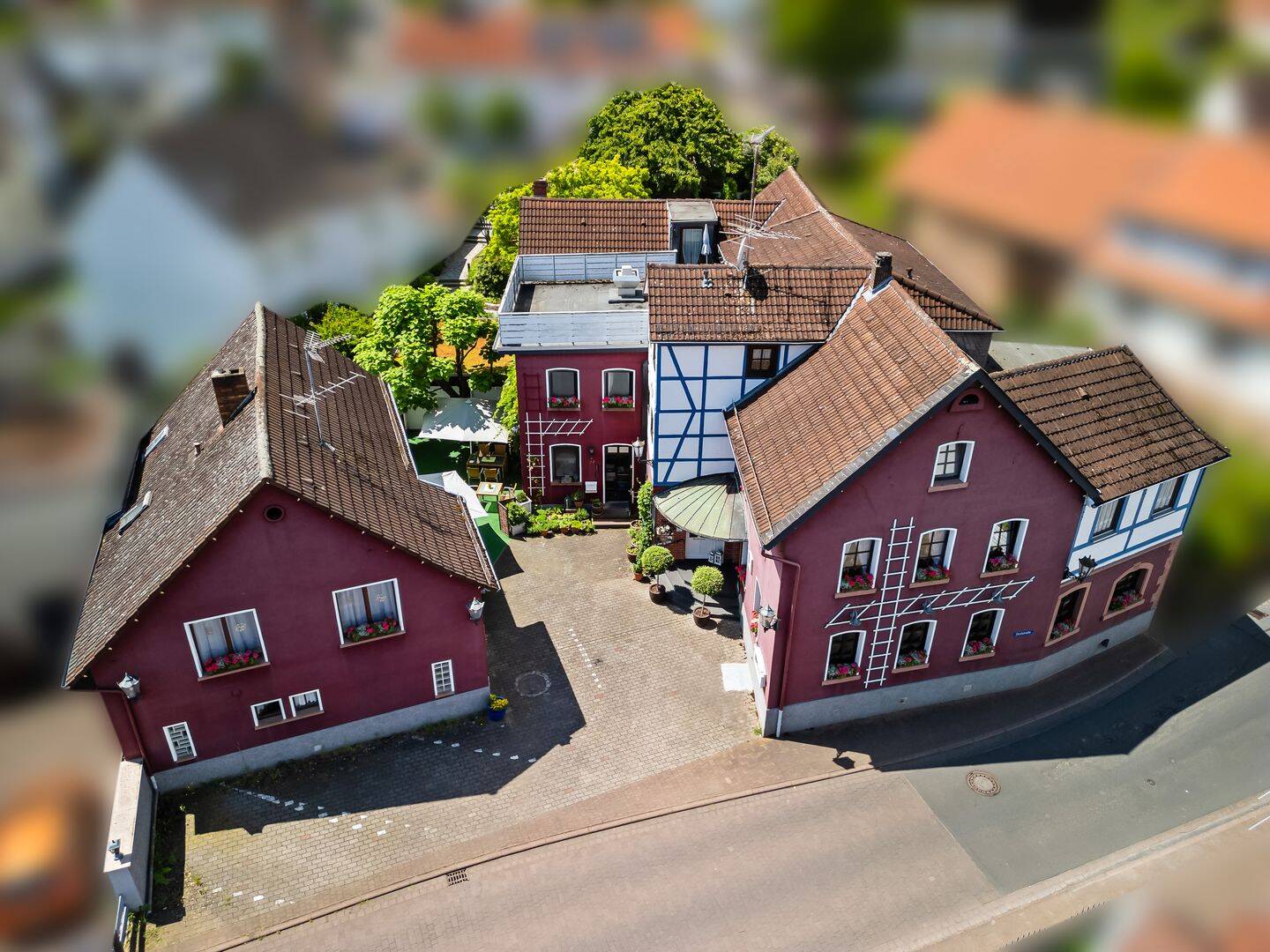 **Großzügiges Anwesen mit vielfältigen Nutzungs- und Entwicklungsmöglichkeiten**, 63589 Linsengericht