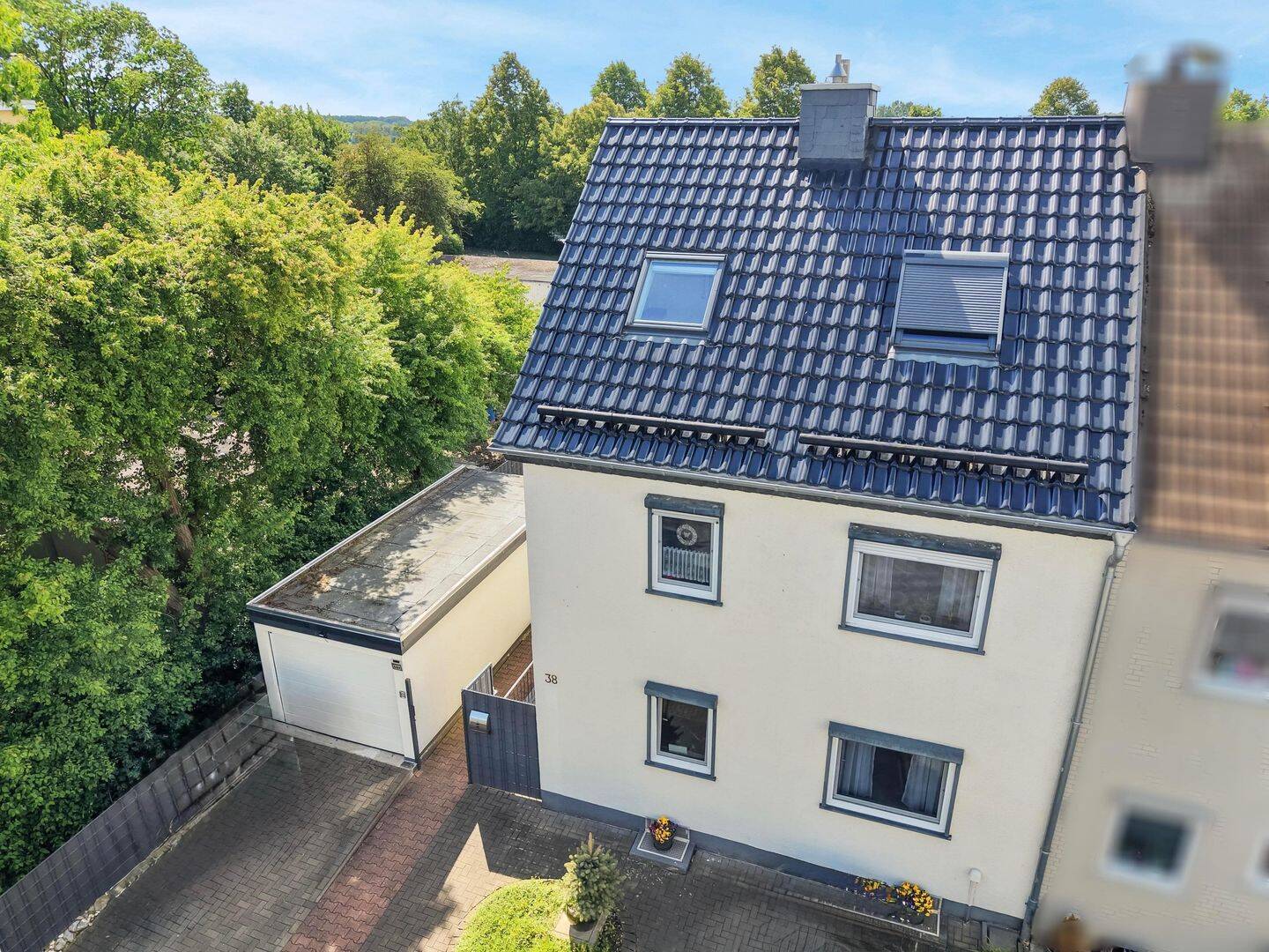 Familienfreundliches Haus mit viel Platz und erneuertem Dach, Heizung und Garage, 59557 Lippstadt