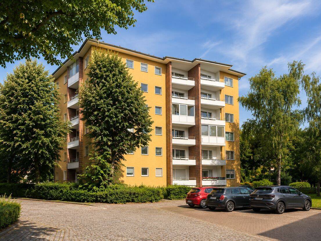 Modern wohnen in Reinickendorf – sanierte Wohnung mit Balkon und separater Schlafnische, 13407 Berlin (Reinickendorf)