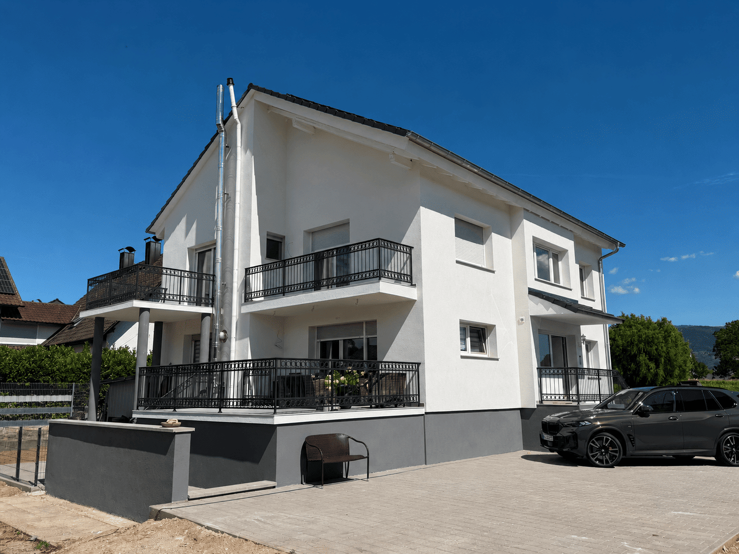 Erstbezug nach Sanierung: 3-Zimmer-Wohnung & 85 m² mit 2xBalkone, PV-Anlage & PKW-Stellplatz, 77855 Achern