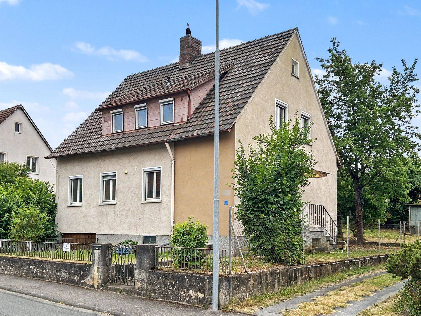 Charmantes Ein- bis Zweifamilienhaus mit Garten und viel Potential in Bad Neustadt an der Saale, 97616 Bad Neustadt a.d. Saale