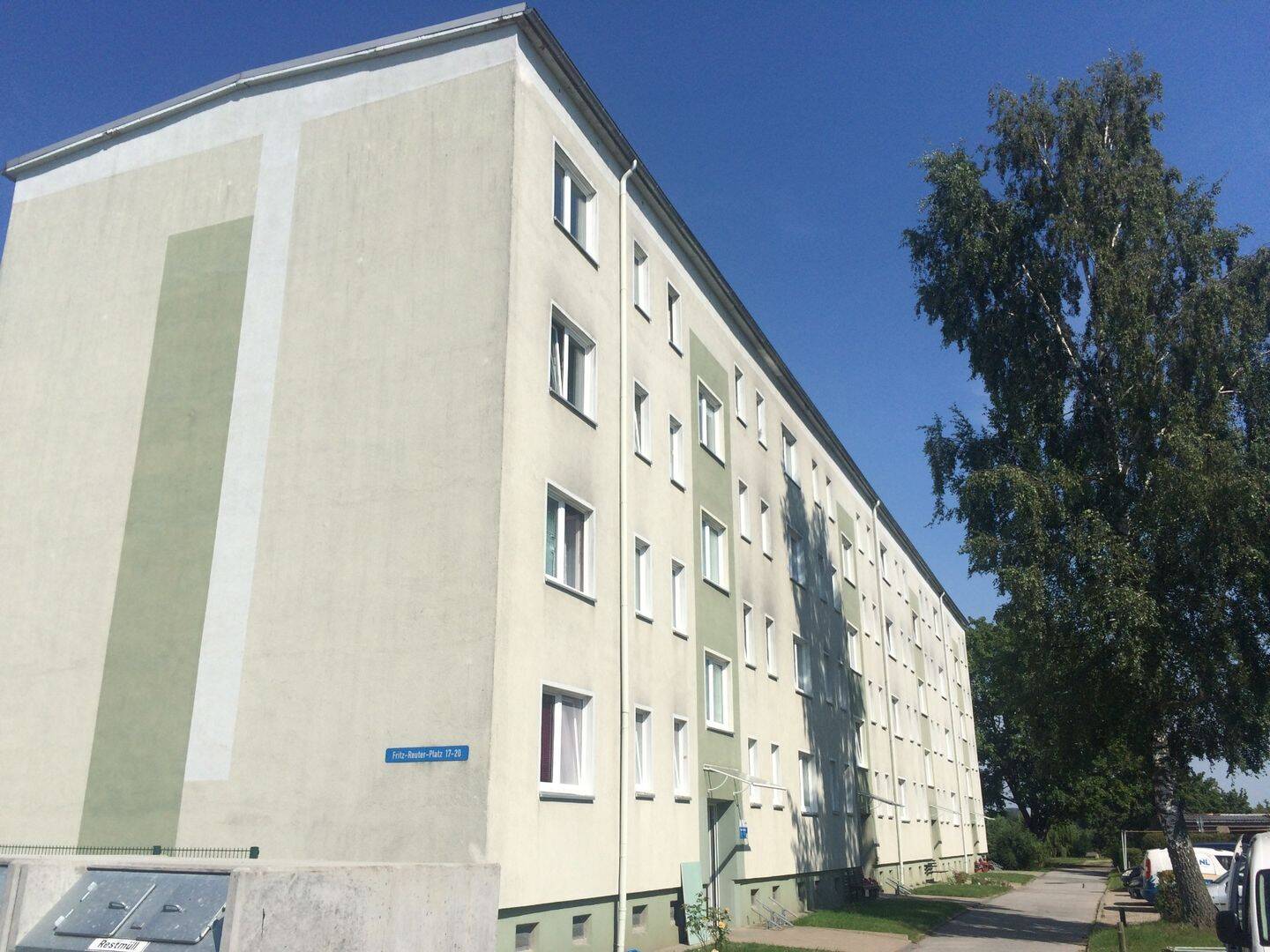 Kleine modernisierte Wohnung mit Balkon, 19417 Warin