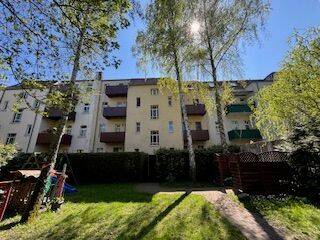 Charmantes Anlageobjekt: stilvoll saniertes Mehrfamilienhaus mit Vorgarten in Zentrumslage, 4129 Leipzig (Eutritzsch)
