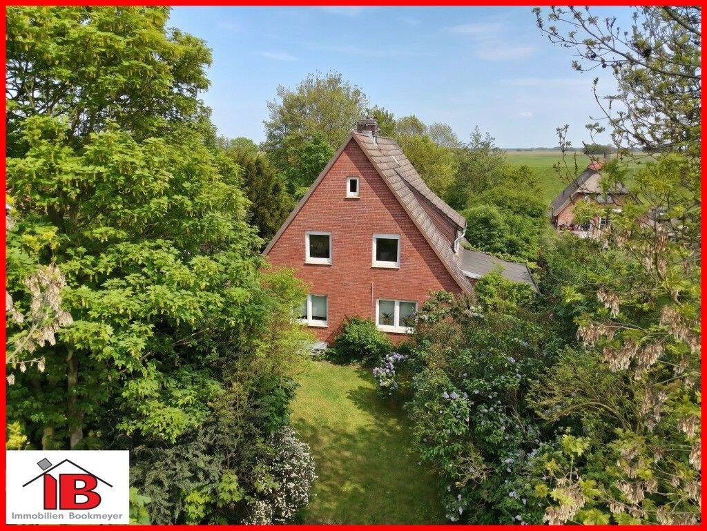 Wohnhaus in ruhiger Lage mit großem Grundstück am Deich, 26935 Stadland