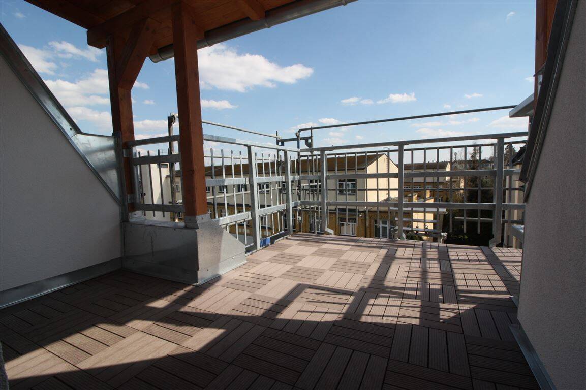 ++ Attraktive Dachwohnung mit Dachterrasse im Westend ++, 8523 Plauen