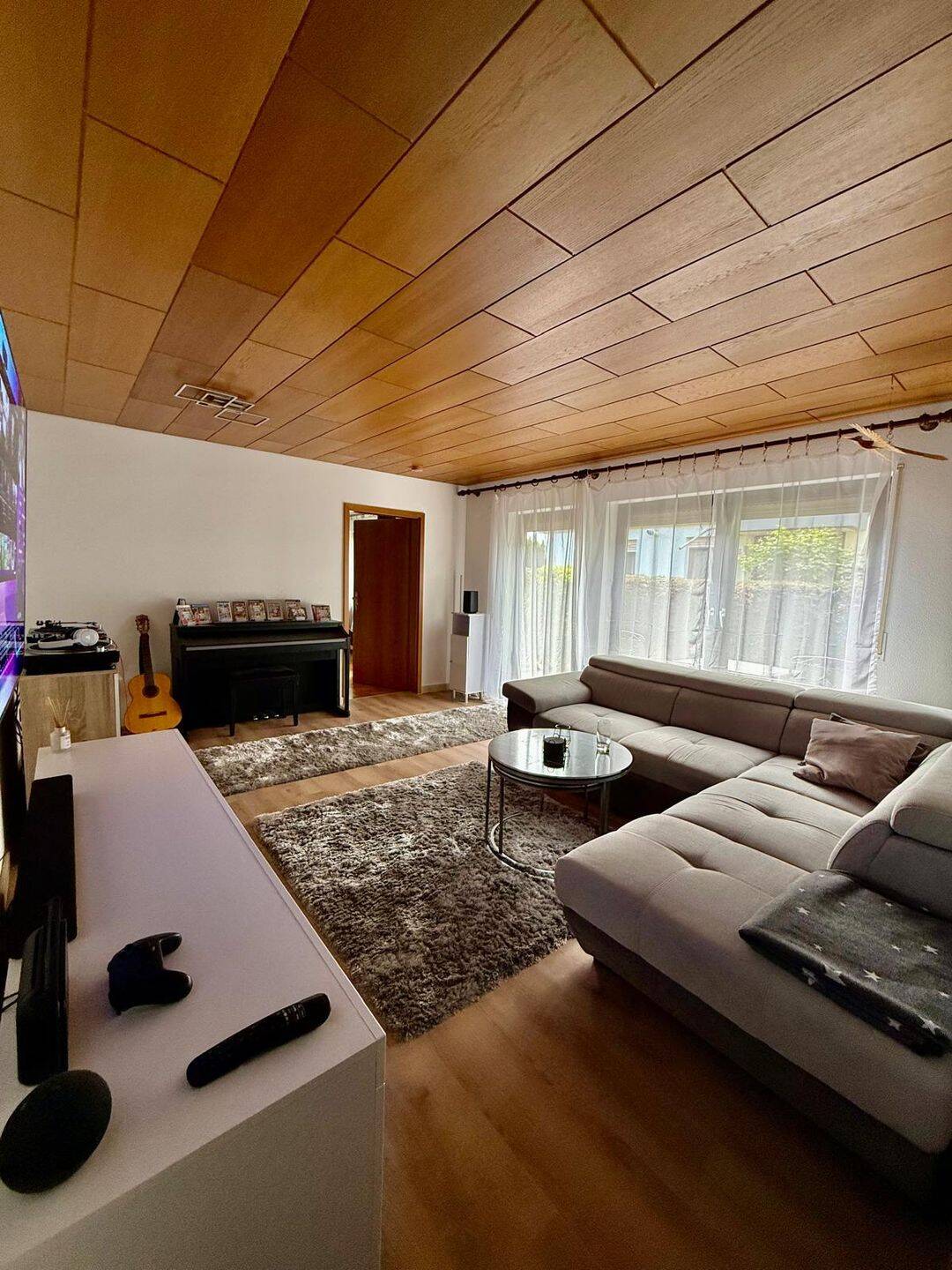 Gemütliche, sonnige 2,5-Zimmer Erdgeschoss-Einliegerwohnung mit 10 qm Außenterrasse und Einbauküche in gepflegtem Zweifamilienwohnhaus, 74078 Heilbronn (Biberach Frankenbach Heilbronn Kirchhausen Neckargartach)