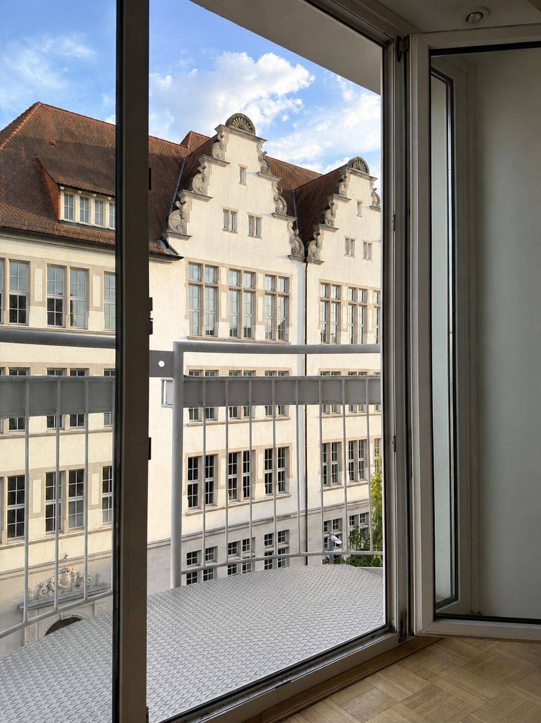 Helle 2-Zimmer-Wohnung mit Balkon und EBK, 60318 Frankfurt am Main (Innenstadt Nordend-Ost Nordend-West)