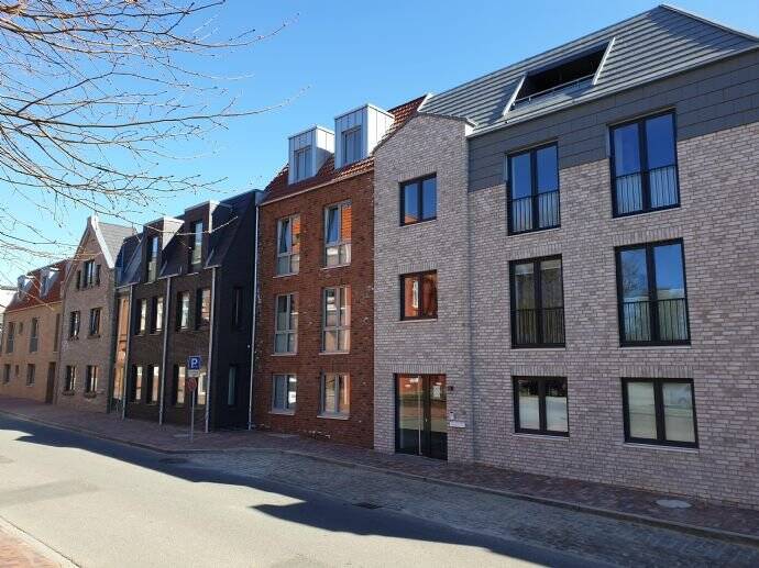 2 Zimmer- Wohnung, zentral gel. mit Südbalkon frei, 25813 Husum