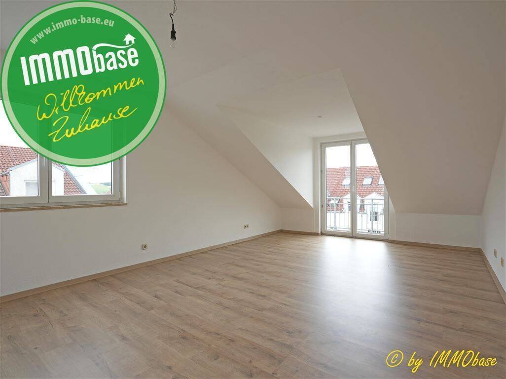 Dachgeschoss-Charme mit 2 Balkonen – Frei!, 9669 Frankenberg/Sa.