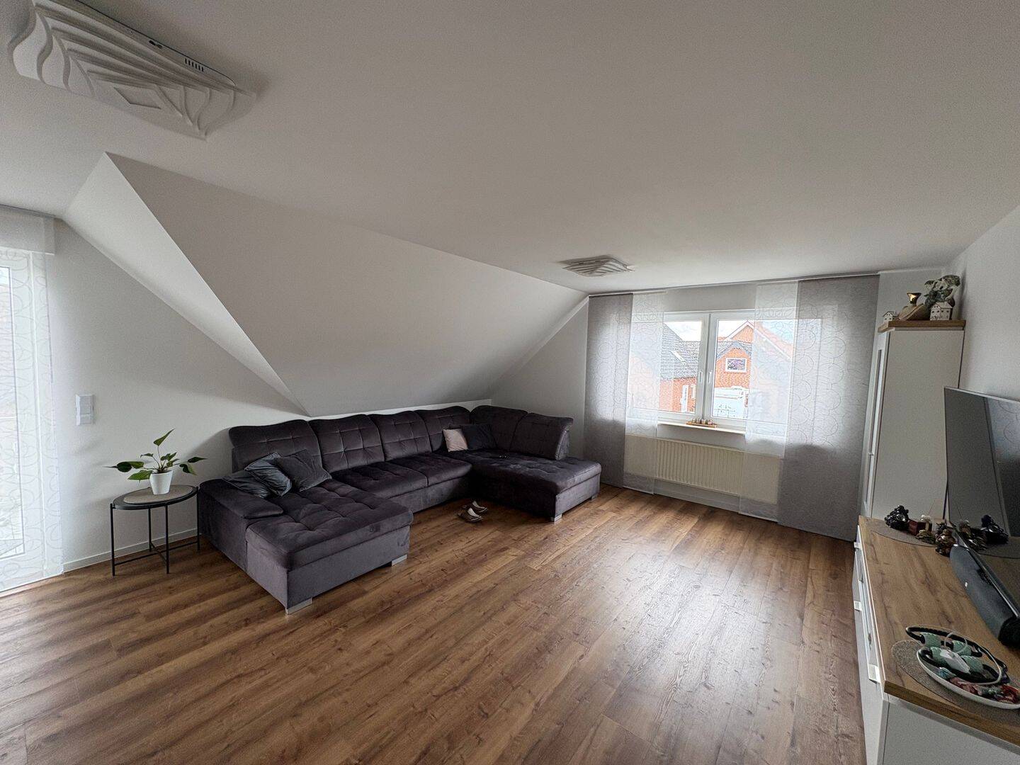 Charmante Wohnung im 1. OG eines Zweifamilienhauses – ca. 90 m² mit Balkon & großem Dachboden, 49565 Bramsche
