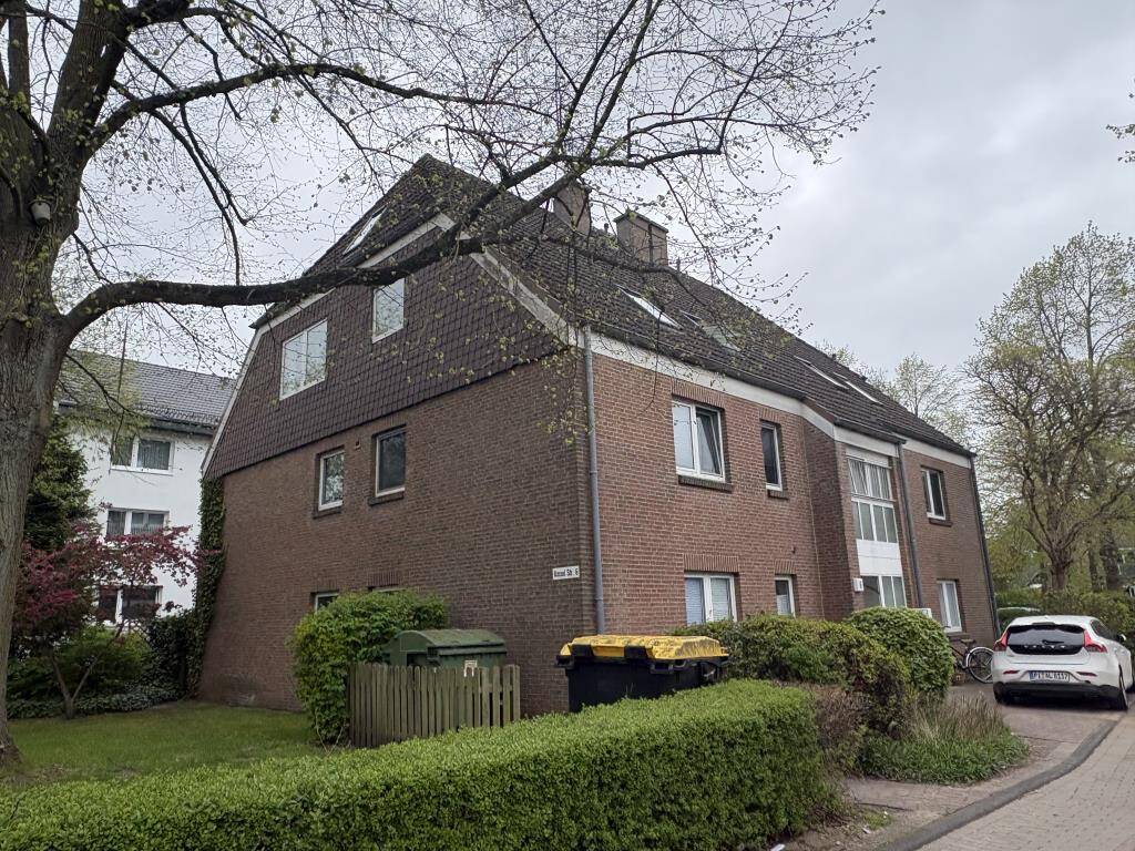 +++ AUFGETEILTES MFH IN ZENTRALER LAGE VON ELMSHORN – PROVISIONSFREI +++, 25335 Elmshorn