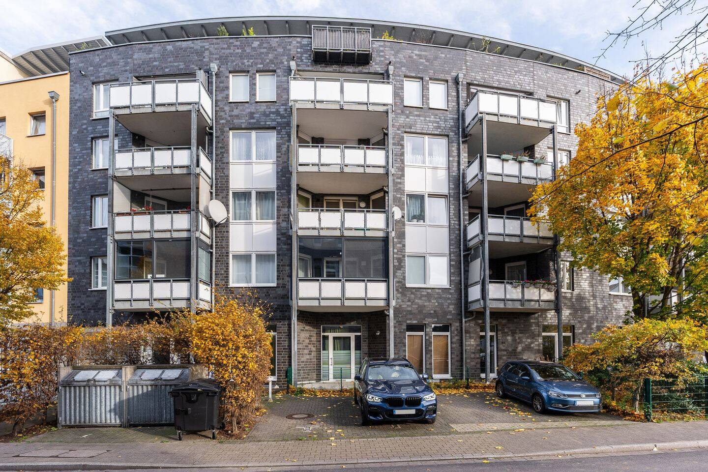 Bezugsfrei | 4-Zimmer-Wohnung im modernem Gebäude der 2000er Jahre mit Balkon & TG in Oberbilk!, 40227 Düsseldorf (Eller Oberbilk)