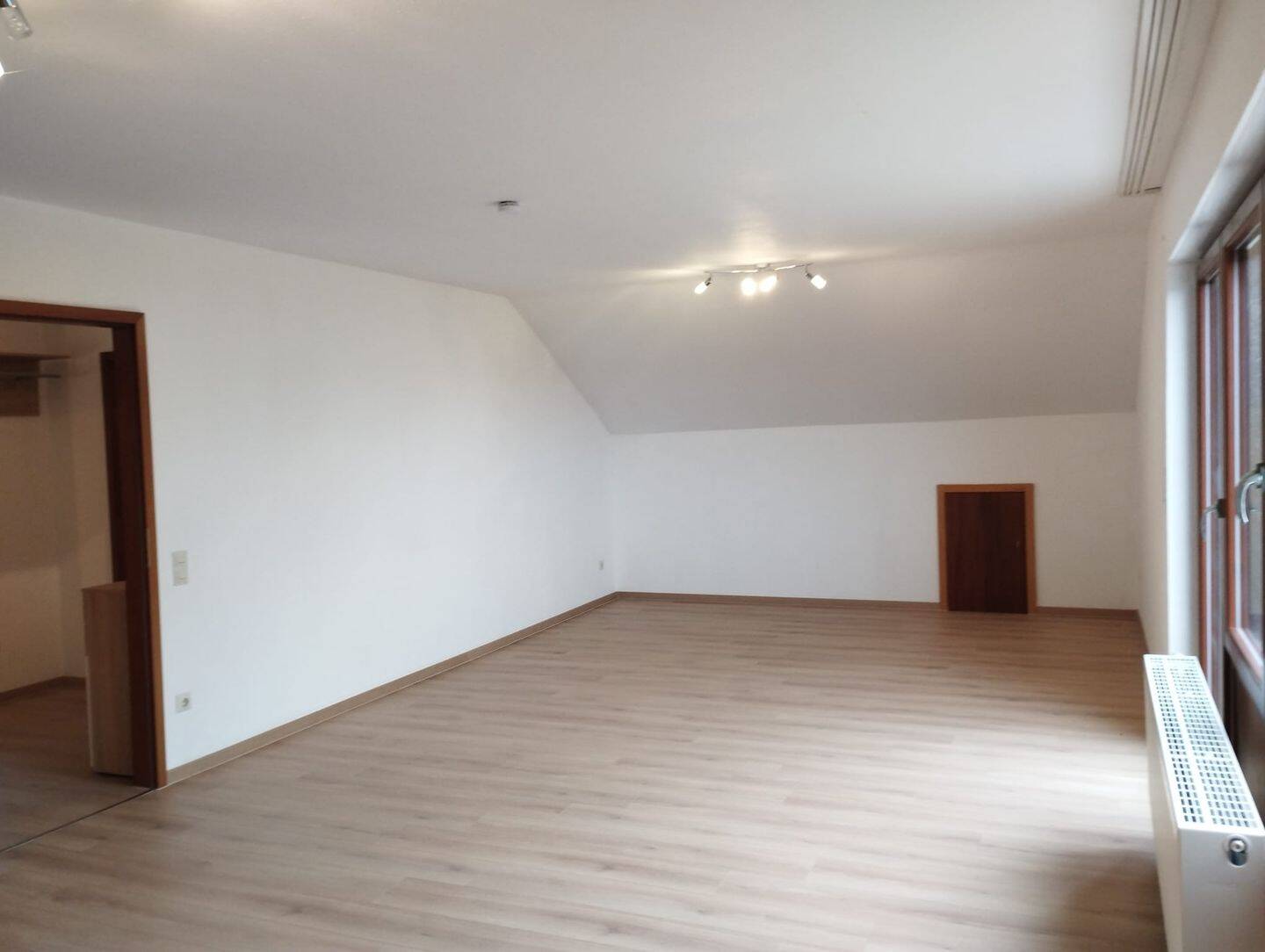Schöne 3 Zimmer DG-Wohnung, 72202 Nagold
