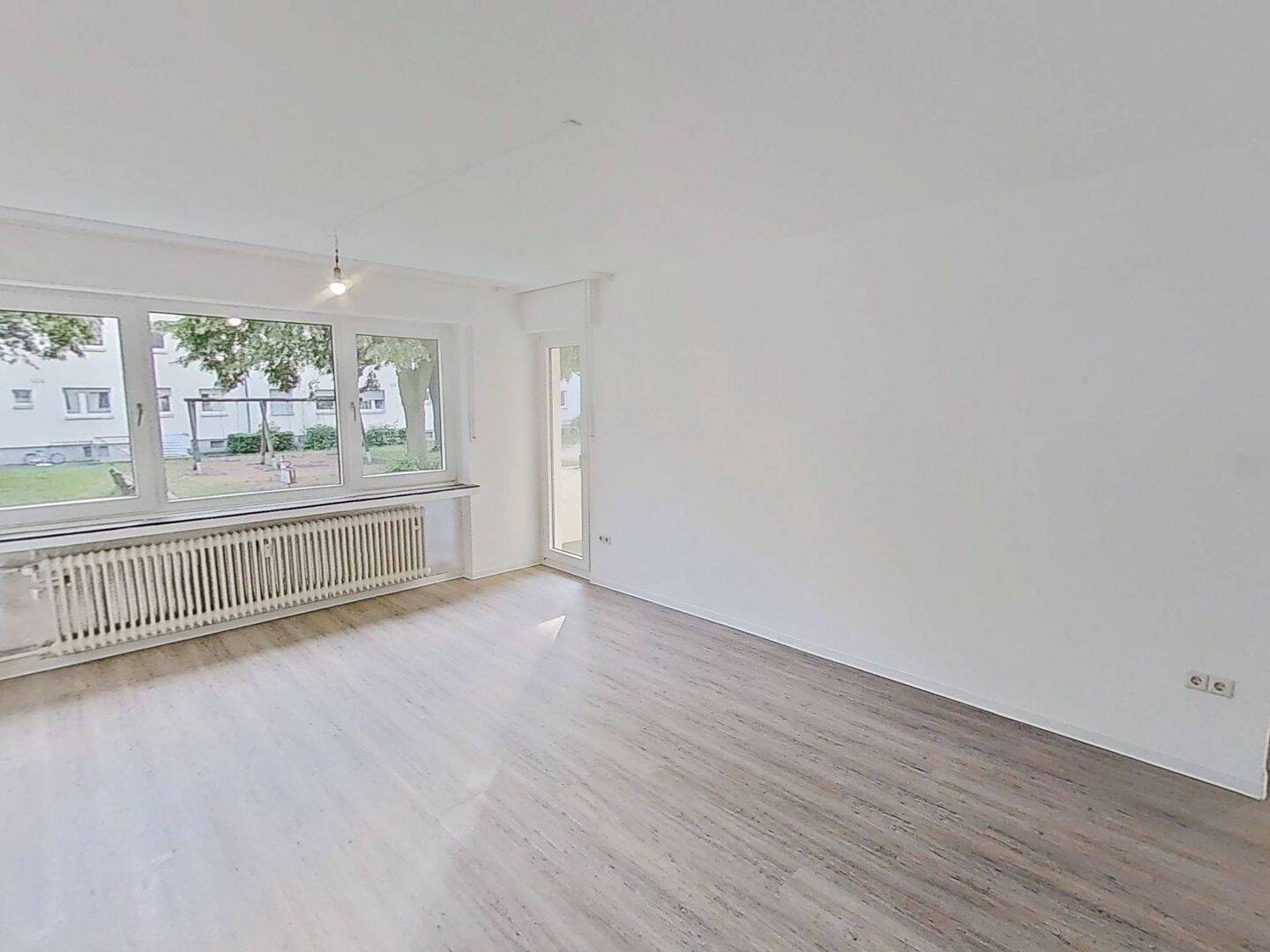 Viel Raum zum Leben: Gepflegte 4-Zimmer-Wohnung mit Balkon, Einbauschränken & 2 Bädern, 33104 Paderborn