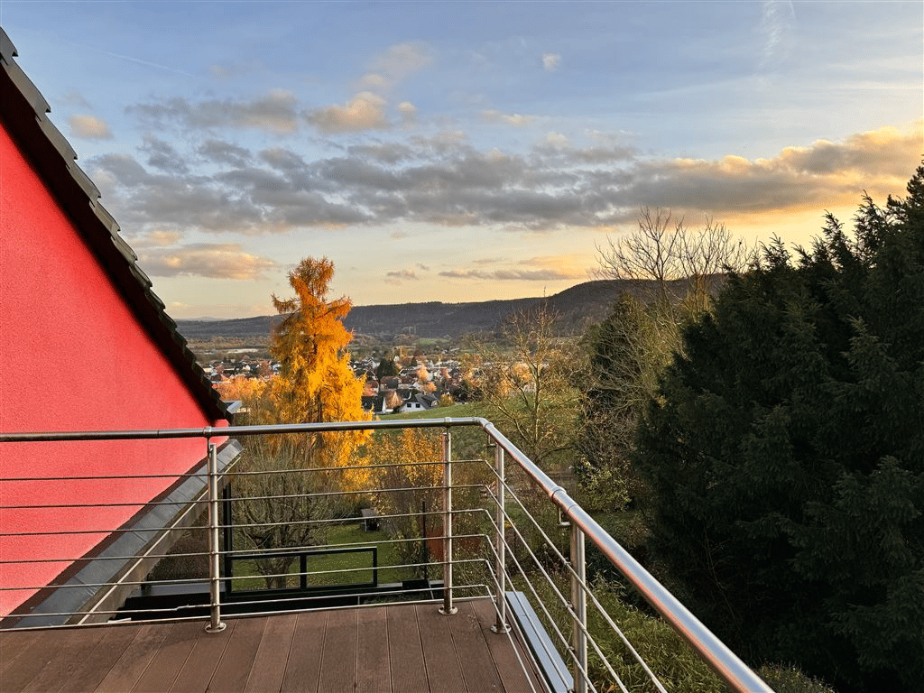 Beverungen – Großzügiges Wohnhaus mit Einliegerwohnung und unverbaubarer Fernsicht, 37688 Beverungen