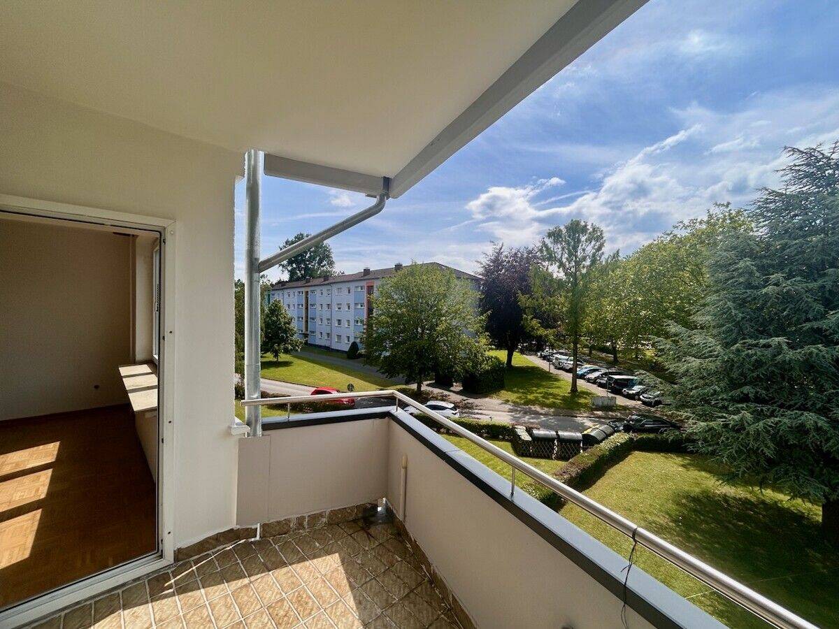 Großzügige 5-Zimmer-Eigentumswohnung mit Balkon, Garage und außergewöhnlichem Grundriss, 33100 Paderborn