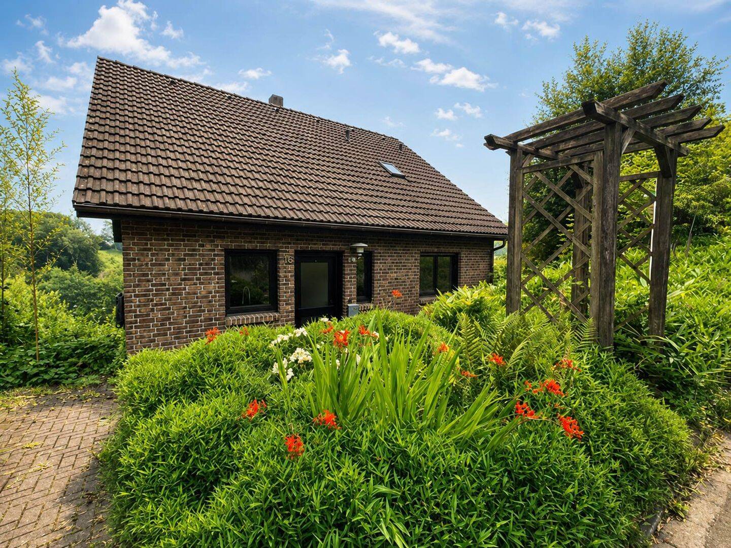Ein Ort an dem man bleiben möchte – Einfamilienhaus mit Garten im Herzen des Bergischen., 51515 Kürten