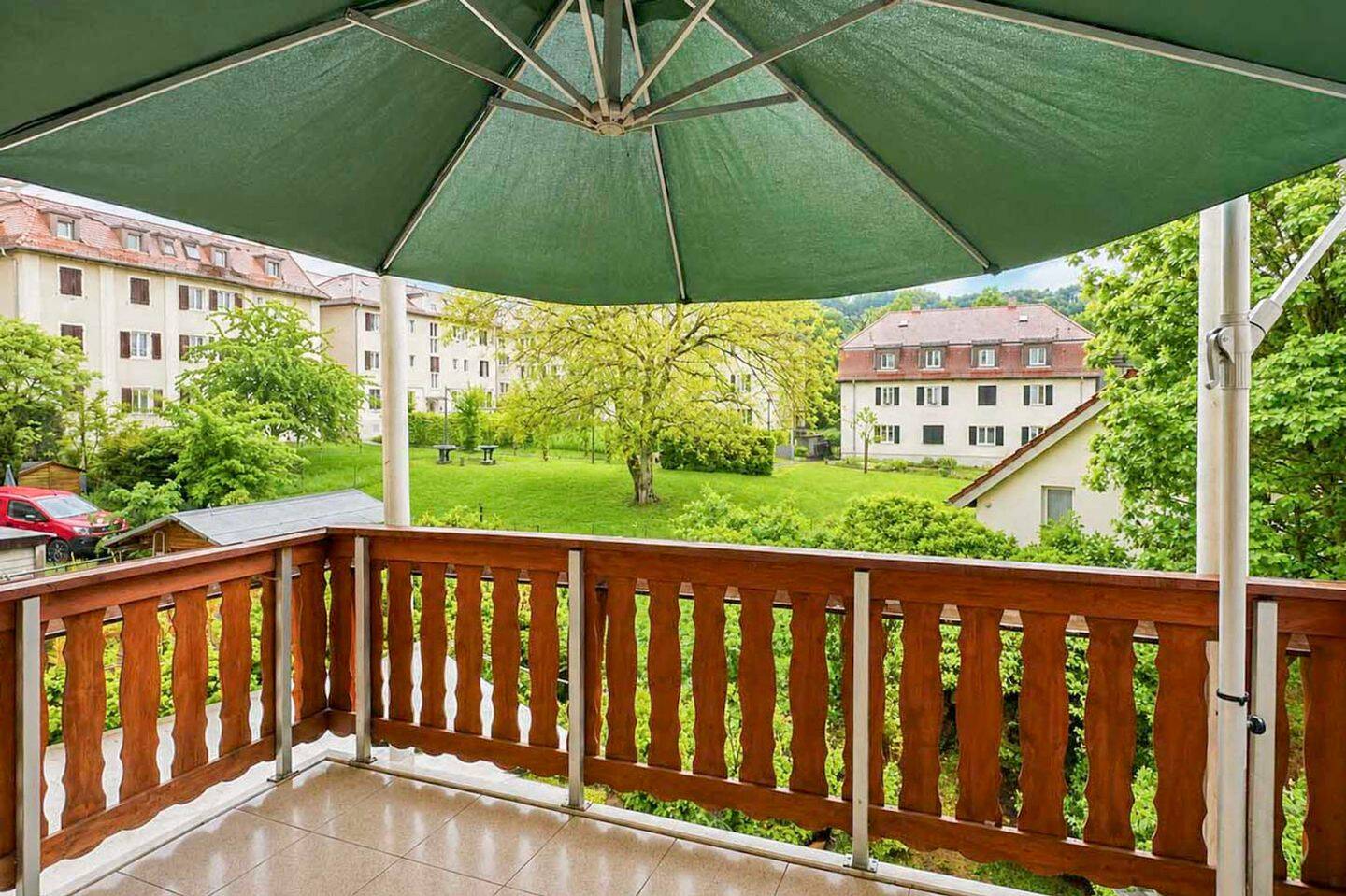 Charmante Altbauwohnung mit grünem Balkon & hohen Decken, 70435 Stuttgart (Stammheim Zuffenhausen)