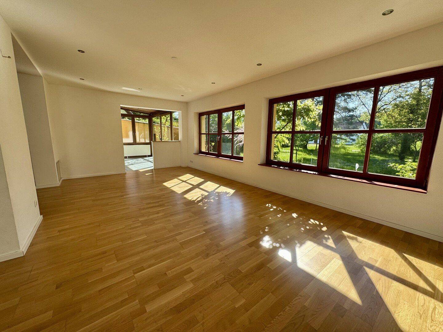 Freistehendes Haus, nutzbar als großzügiges Einfamilienhaus oder Zweigenerationenhaus, 90607 Rückersdorf