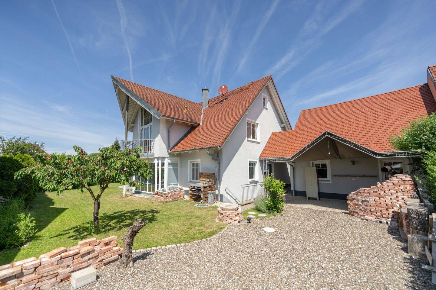 Außergewöhnliches Familienhaus mit Licht, Raum und Charakter in ruhiger Lage, 96199 Zapfendorf
