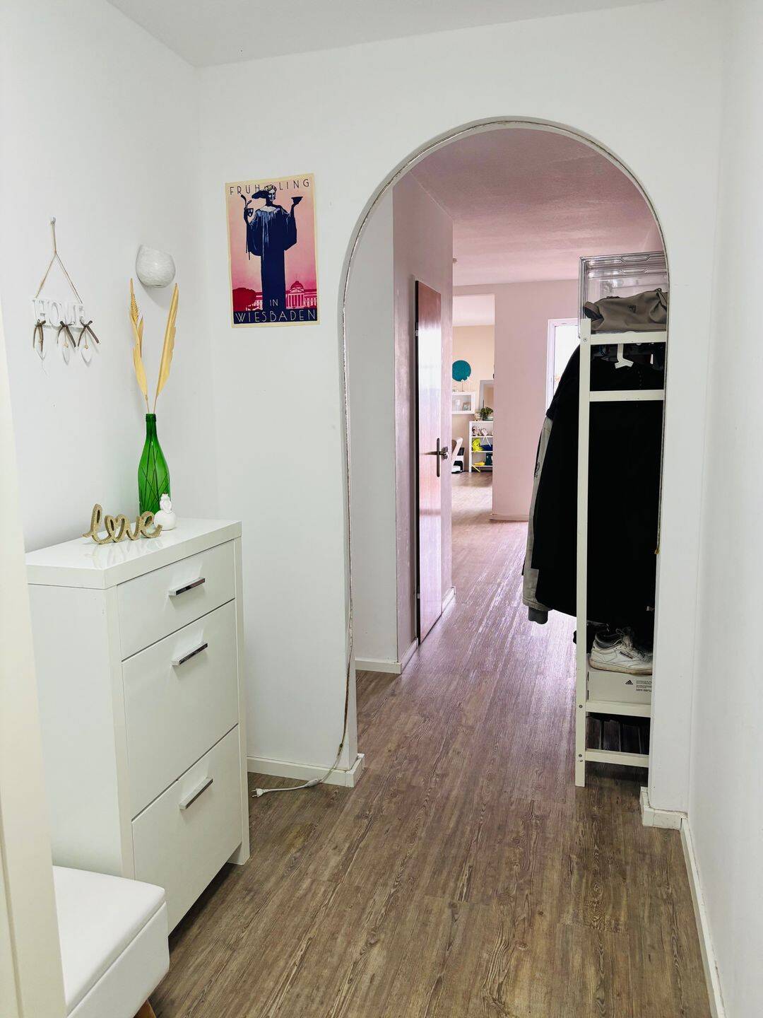 Schicke 3-Zimmerwohnung mit Tiefgarage und Weitblick nach Mainz!, 65187 Wiesbaden (Biebrich Wiesbaden)